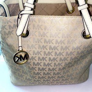 Michael Kors Jet Set Purse